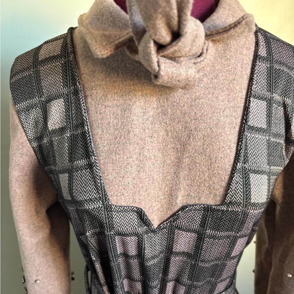 Vintage 40’s Era Pink/Gray plaid Dress w/elegant sleeves, size 38 - Picture 3 of 8